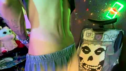 lxrdhxkvgemvsterjuice online show from 06-25-26, 05:12
