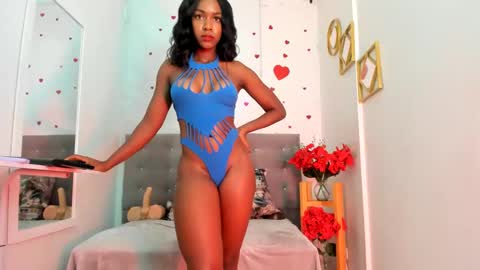 Snapshot of lyabloom chatting on 03-10-25, 11:06 LyaBloom online show from 03-10-25, 11:06