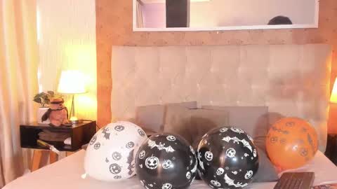 Snapshot of lyan_twink chatting on 10-31-25, 08:10 Lyan online show from 10-31-25, 08:10