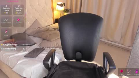 Lyan online show from 11-23-25, 07:30