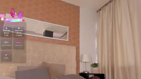 Lyan online show from 11-23-25, 08:52