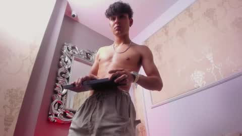 Lyan online show from 02-05-26, 03:44