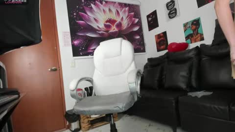  Lycoris  online show from 09-18-25, 09:28