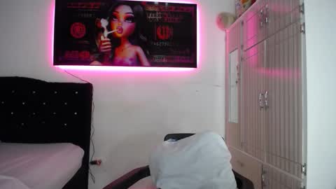 Snapshot of lyda20 chatting on 10-09-25, 12:52 lyda online show from 10-09-25, 12:52