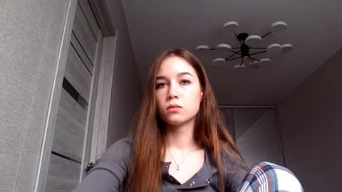 Mia online show from 02-04-26, 04:18