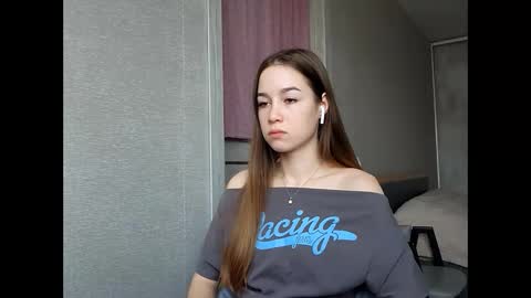 Mia online show from 02-09-26, 04:49