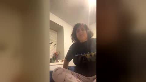 Snapshot of lydiasheer chatting on 06-12-26, 01:59 lydiasheer online show from 06-12-26, 01:59