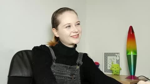 Snapshot of lydiasunny chatting on 10-16-25, 06:31 Lydia online show from 10-16-25, 06:31