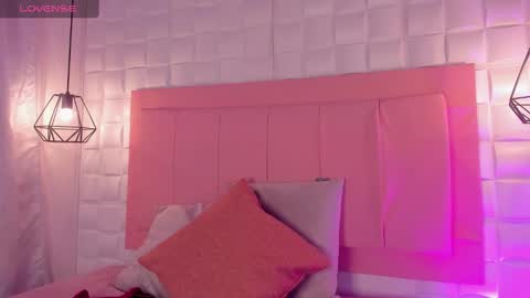 Lyhana Lee online show from 01-18-25, 12:15