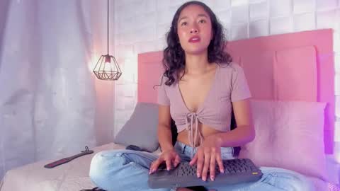 Lyhana Lee online show from 03-01-25, 04:00