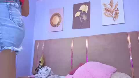 lyl_cristal online show from 09-11-25, 04:01