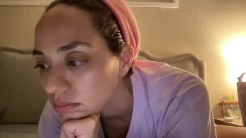 Snapshot of lylajades chatting on 09-28-25, 06:19 Olivia online show from 09-28-25, 06:19