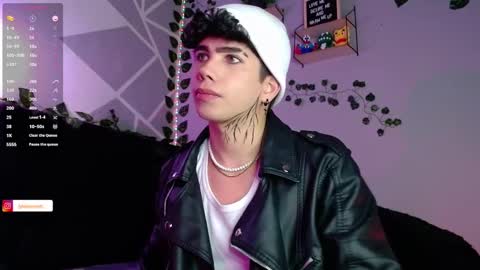 Lyle Bennett Freelance Model online show from 12-02-24, 10:39