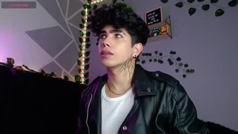 Lyle Bennett Freelance Model online show from 12-04-24, 10:02