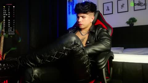 Snapshot of lylebennett_ chatting on 05-11-26, 11:16 Lyle Bennett Freelance Model online show from 05-11-26, 11:16