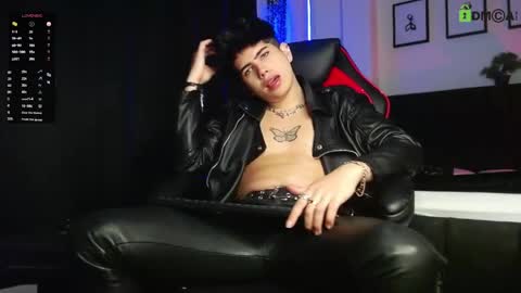 Snapshot of lylebennett_ chatting on 05-18-26, 08:03 Lyle Bennett Freelance Model online show from 05-18-26, 08:03