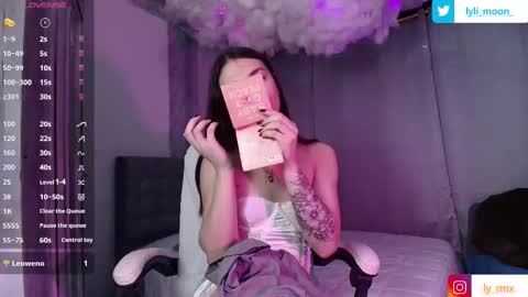 Snapshot of lylita_moon chatting on 11-16-25, 03:34 Littl online show from 11-16-25, 03:34