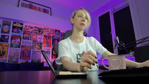 Snapshot of lylithskye chatting on 01-09-25, 08:24 Lylith Skye NO NUDE model online show from 01-09-25, 08:24