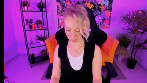 Snapshot of lylithskye chatting on 01-22-25, 10:40 Lylith Skye NO NUDE model online show from 01-22-25, 10:40