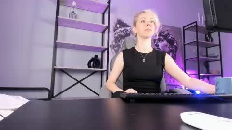 Snapshot of lylithskye chatting on 09-11-25, 10:48 Lylith Skye NO NUDE model online show from 09-11-25, 10:48