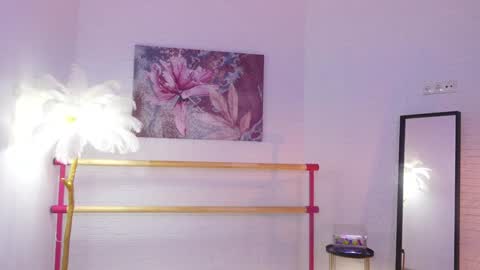 Lyly   online show from 12-14-24, 08:45