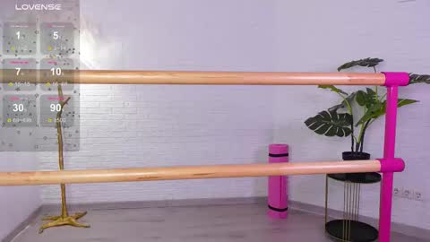 Snapshot of lyly_loveyou chatting on 10-01-25, 05:35 Lyly online show from 10-01-25, 05:35