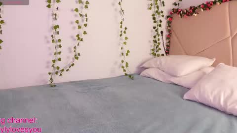 Snapshot of lyly_loveyou chatting on 10-09-25, 05:49 Lyly online show from 10-09-25, 05:49