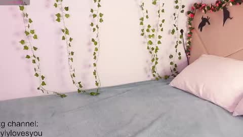 Snapshot of lyly_loveyou chatting on 10-20-25, 05:41 Lyly online show from 10-20-25, 05:41