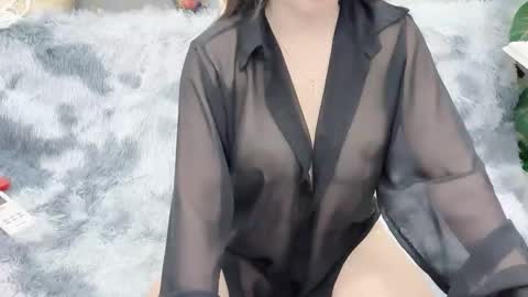lyly_sweet97 online show from 05-13-26, 02:03