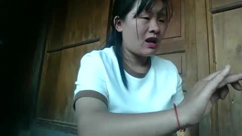 Snapshot of lylymai chatting on 10-19-25, 07:53 lylymai online show from 10-19-25, 07:53