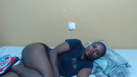 lyn_anna online show from 02-19-25, 07:38