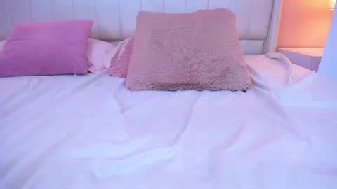 Snapshot of lyn_smith_ chatting on 12-29-24, 02:10 Lyn online show from 12-29-24, 02:10