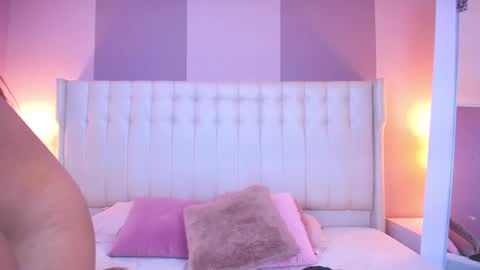 Snapshot of lyn_smith_ chatting on 01-03-25, 11:25 Lyn online show from 01-03-25, 11:25