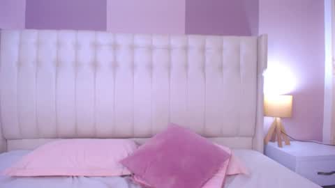 Snapshot of lyn_smith_ chatting on 02-05-25, 02:16 Lyn online show from 02-05-25, 02:16
