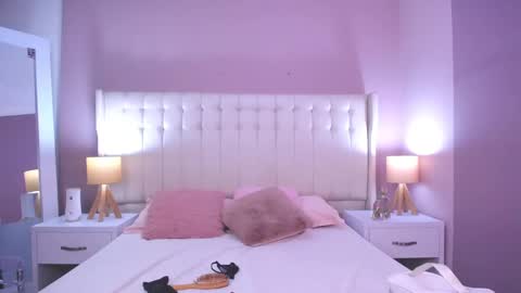 Snapshot of lyn_smith_ chatting on 02-25-25, 11:19 Lyn online show from 02-25-25, 11:19