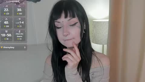 Snapshot of lyne19 chatting on 04-30-26, 07:58 Mia online show from 04-30-26, 07:58