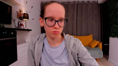 Sara online show from 02-09-25, 01:22