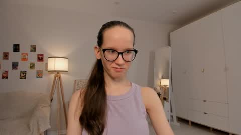 Sara online show from 03-10-25, 10:24