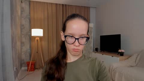 Sara online show from 09-09-25, 04:28