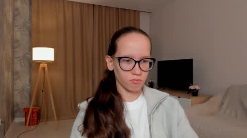 Sara online show from 09-12-25, 04:18