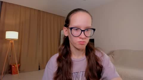 Sara online show from 09-30-25, 04:12