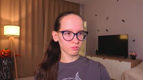 Sara online show from 11-21-25, 04:16