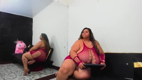 Snapshot of lynn_and_esteban chatting on 03-27-26, 03:45 Lynn jonnes online show from 03-27-26, 03:45