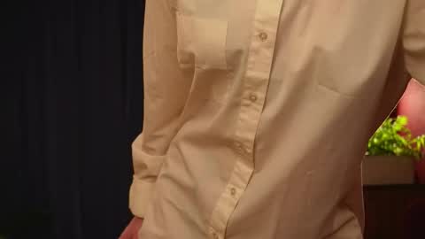 Snapshot of lynn_feline chatting on 10-07-25, 03:58 Lynn online show from 10-07-25, 03:58