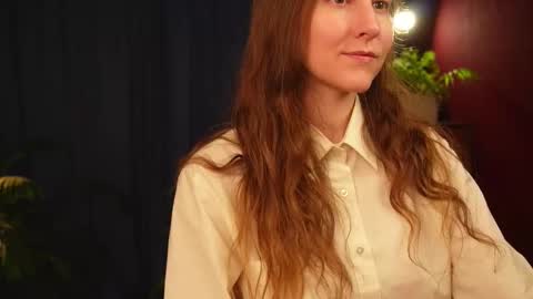 Snapshot of lynn_feline chatting on 10-21-25, 10:05 Lynn online show from 10-21-25, 10:05