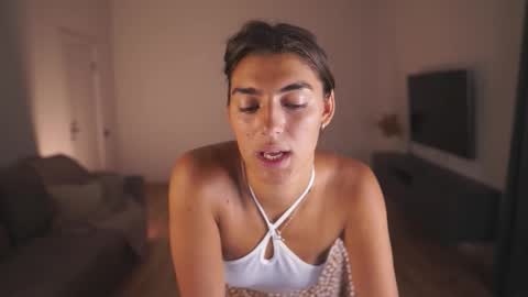  LYNN  online show from 10-20-25, 06:14