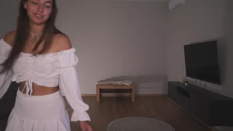  LYNN  online show from 03-09-26, 06:06