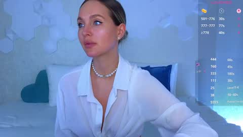 Snapshot of lynna_sparks chatting on 03-16-26, 07:23 Lana online show from 03-16-26, 07:23
