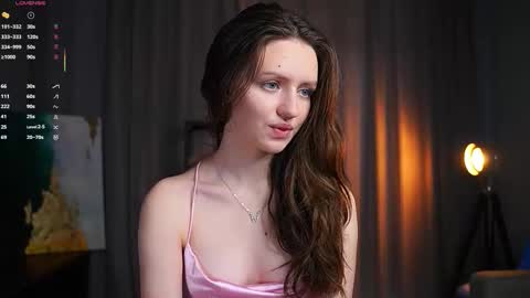Snapshot of lynnaappling chatting on 09-11-25, 04:23 Helena online show from 09-11-25, 04:23