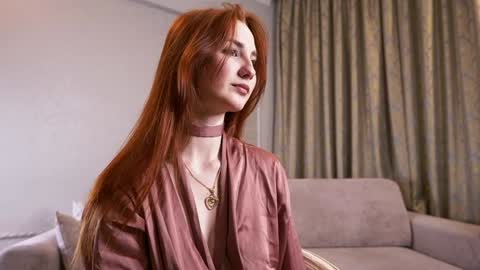 Snapshot of lynnalltop chatting on 01-21-25, 04:10 Natasha online show from 01-21-25, 04:10